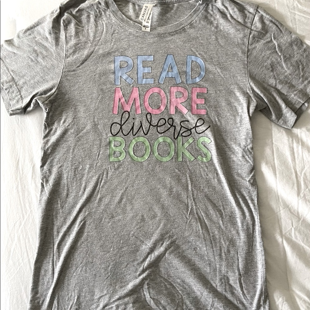 Teacher Tee | "Read More Diverse Books" t-shirt